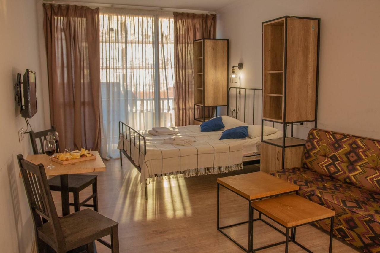Mgzavrebi Apartment In 巴库里阿尼 外观 照片